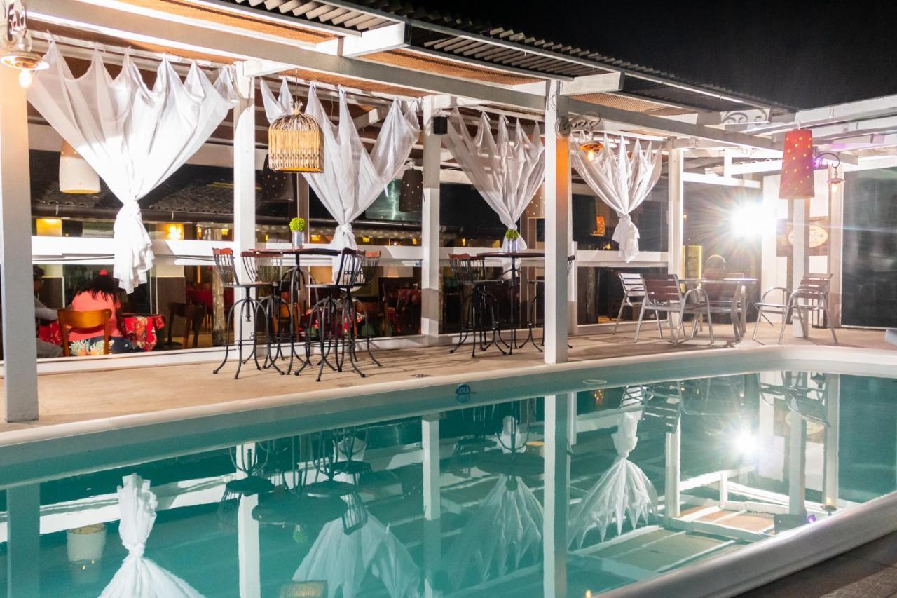 Hotel Cravo E Canela Кампус-дус-Гойтаказис Экстерьер фото